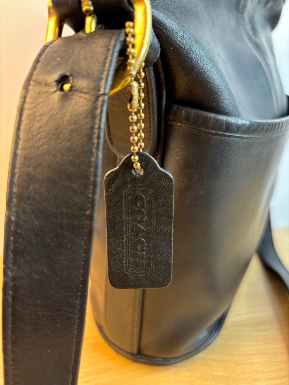 Vintage Coach Bleecker Bucket Bag (Style #4153) in black leather. - Picture 3 of 16